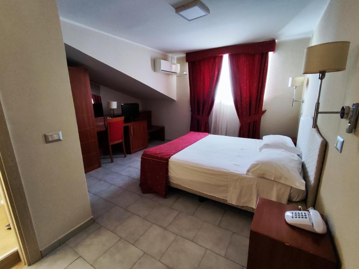 Pisani Hotel San Nicola La Strada Eksteriør billede