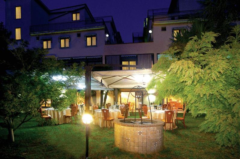 Pisani Hotel San Nicola La Strada Eksteriør billede
