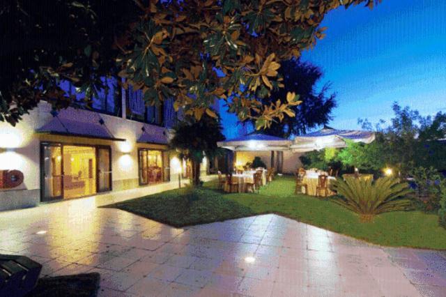 Pisani Hotel San Nicola La Strada Eksteriør billede