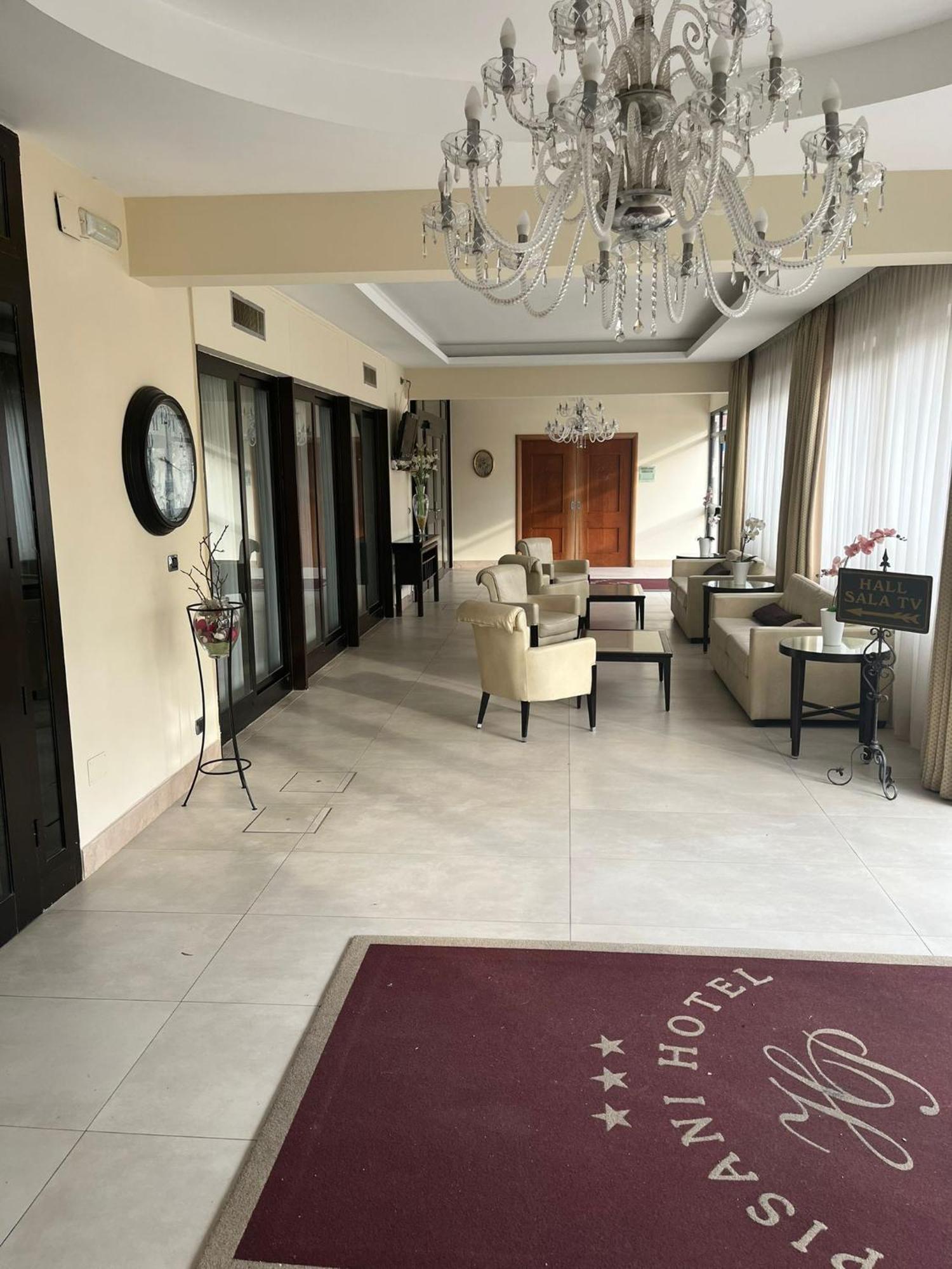 Pisani Hotel San Nicola La Strada Eksteriør billede