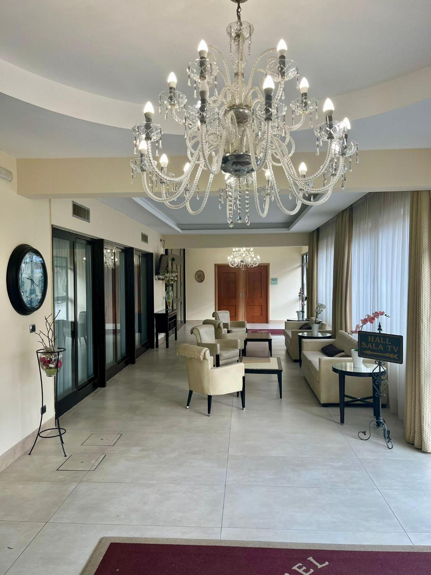 Pisani Hotel San Nicola La Strada Eksteriør billede