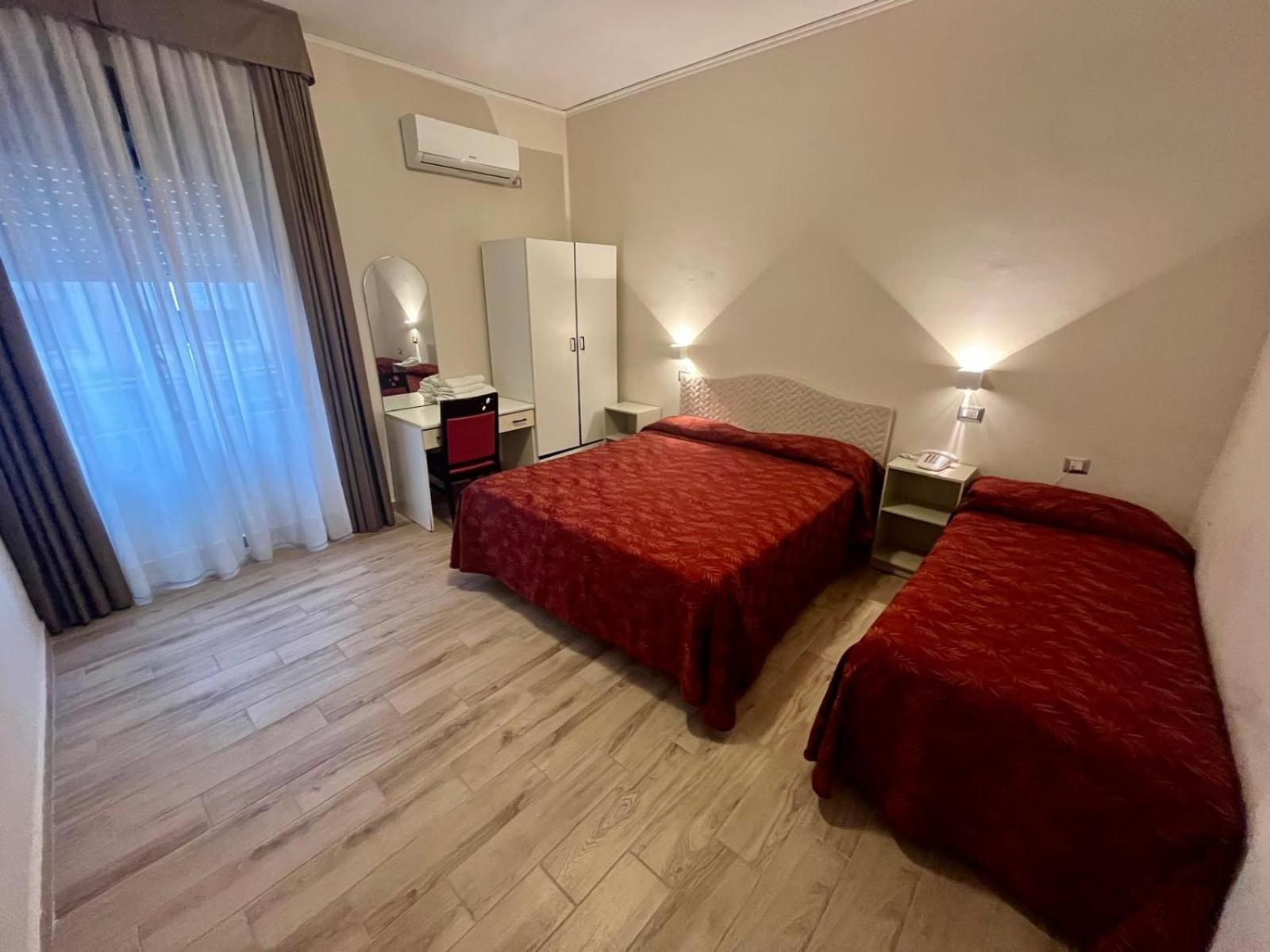 Pisani Hotel San Nicola La Strada Eksteriør billede