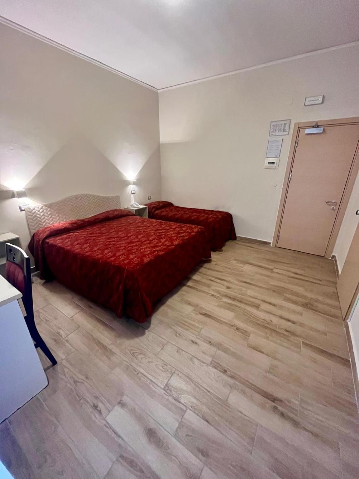Pisani Hotel San Nicola La Strada Eksteriør billede
