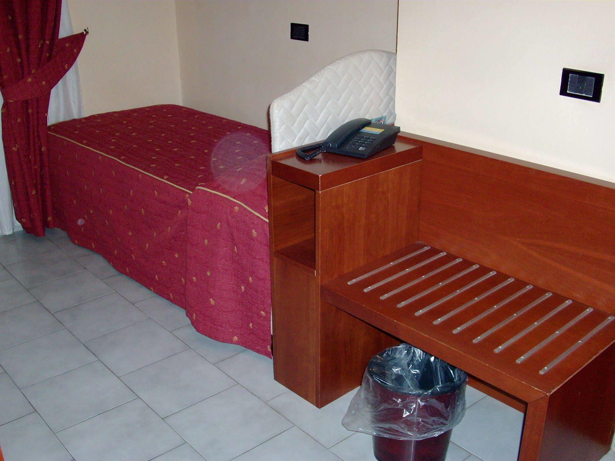 Pisani Hotel San Nicola La Strada Eksteriør billede
