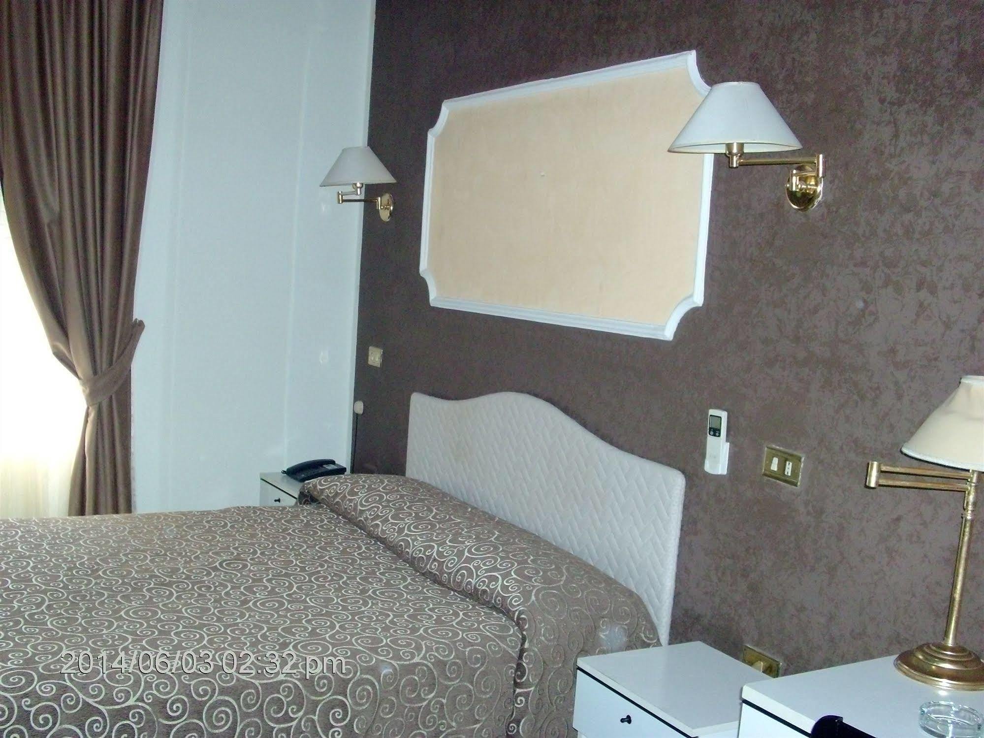 Pisani Hotel San Nicola La Strada Eksteriør billede