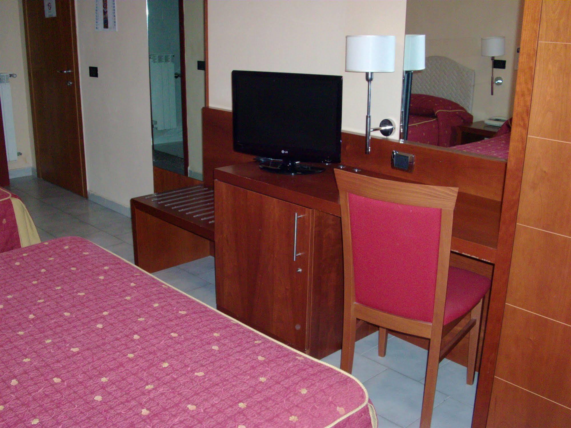 Pisani Hotel San Nicola La Strada Eksteriør billede