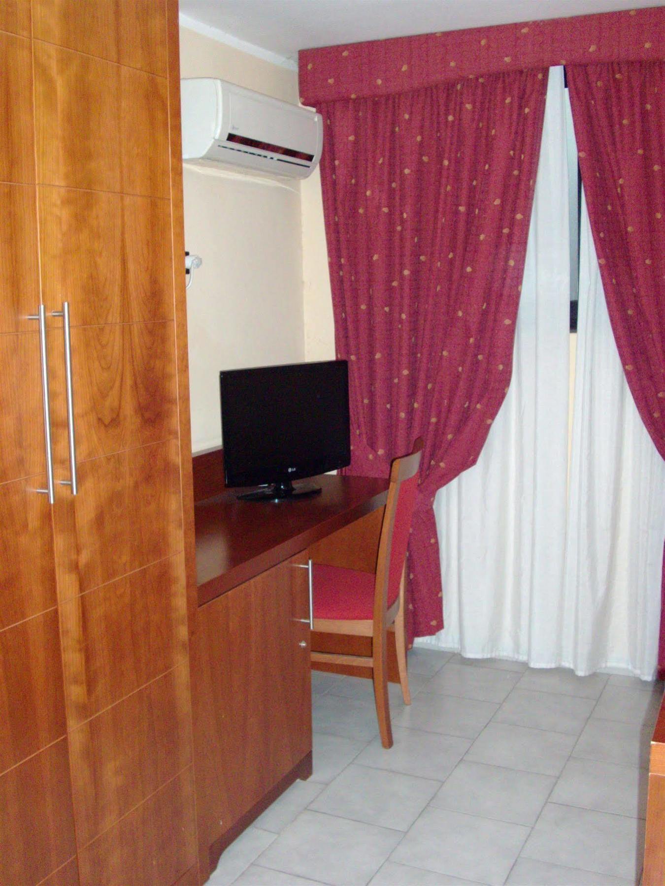 Pisani Hotel San Nicola La Strada Eksteriør billede